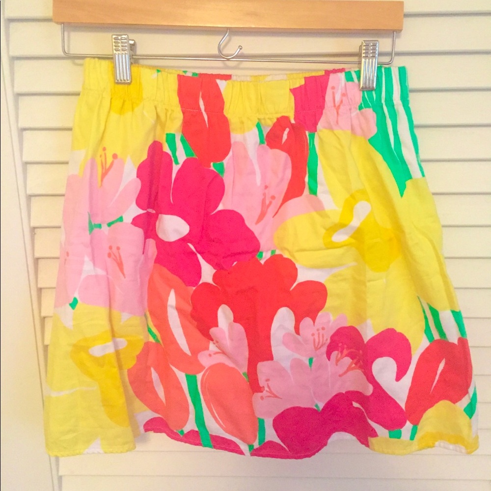 Lilly Pulitzer colorful mini skirt in size large